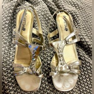 Adorable strappy flat summer silver sandals size 6 by Gretta.  Leather upper